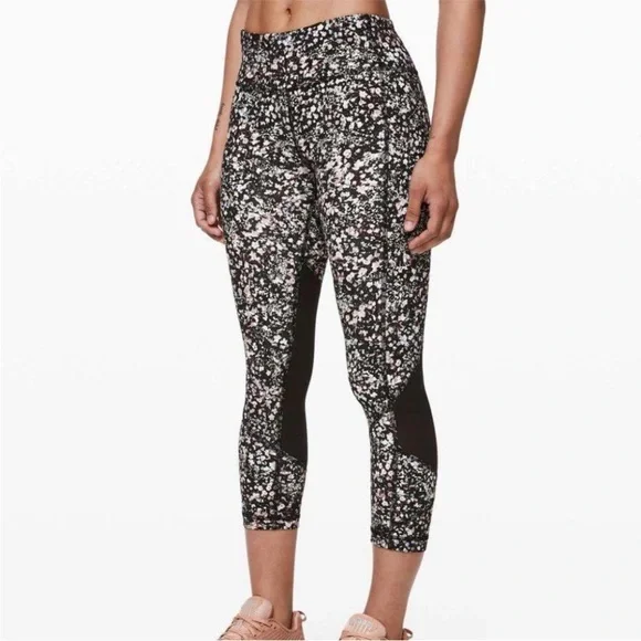 Lululemon Pace Rival Crop *22" Floral Spritz Multi / Black -  4 - Picture 2 of 9